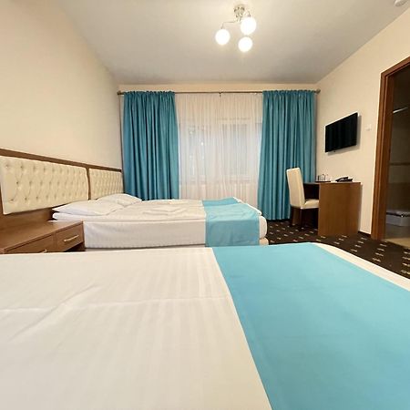 Hostel Paltinis Hunedoara Esterno foto